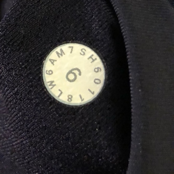 EUC lululemon blue Mix and Mesh Crop 21 - Picture 3 of 9